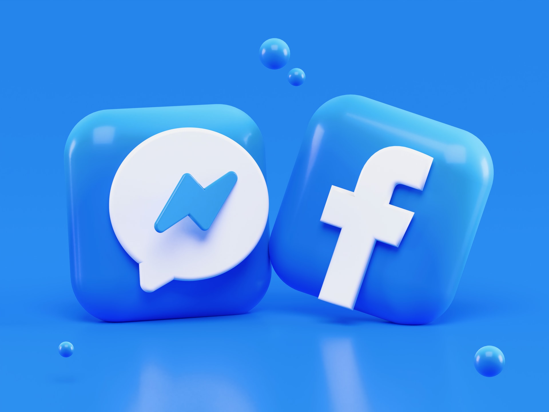 Facebook launches independent publishing platform, while its traffic to publishers drops significantly